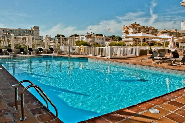 Outdoor swimming pool BQ Apolo Hotel Playa de Palma