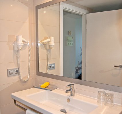 Baño BQ Delfín Azul 4* Puerto de Alcudia