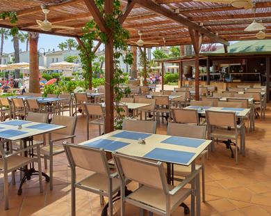 POOL BAR: BQ Alcudia Sun Village 3* Playa de Muro POOL BAR: BQ Alcudia Sun Village 3* Playa de Muro