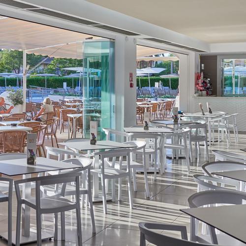SNACK-BAR TERRASSE BQ Delfín Azul 4* Puerto de Alcudia SNACK-BAR TERRASSE BQ Delfín Azul 4* Puerto de Alcudia