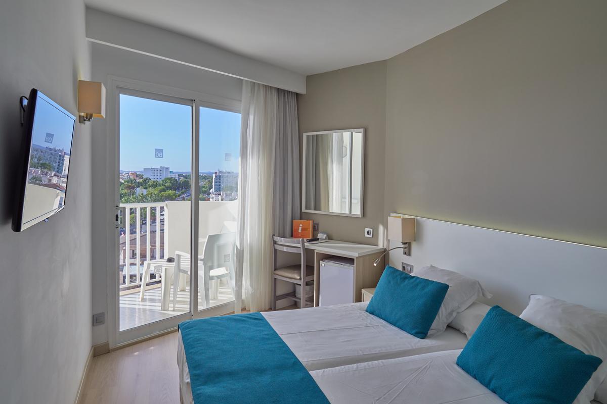 Doppelzimmer mit poolblick BQ Delfín Azul 4* Puerto de Alcudia Doppelzimmer mit poolblick BQ Delfín Azul 4* Puerto de Alcudia