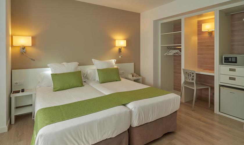 Double room BQ Amfora Beach 4*-Adults only Playa de Palma Double room BQ Amfora Beach 4*-Adults only Playa de Palma