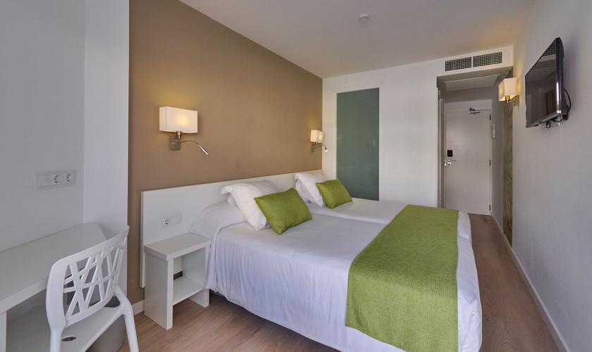 Double room BQ Amfora Beach 4*-Adults only Playa de Palma Double room BQ Amfora Beach 4*-Adults only Playa de Palma